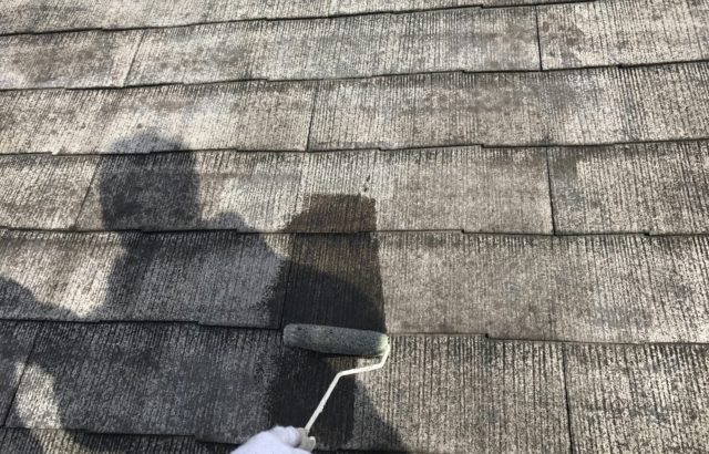 千葉県習志野市にて屋根の下地材塗装作業！