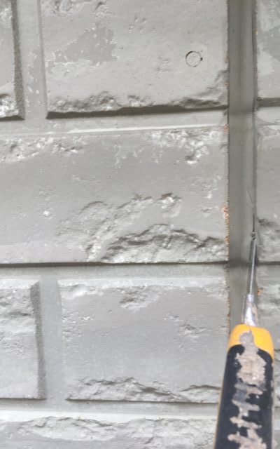 千葉県四街道市にて外壁塗装の為のシール材撤去作業！