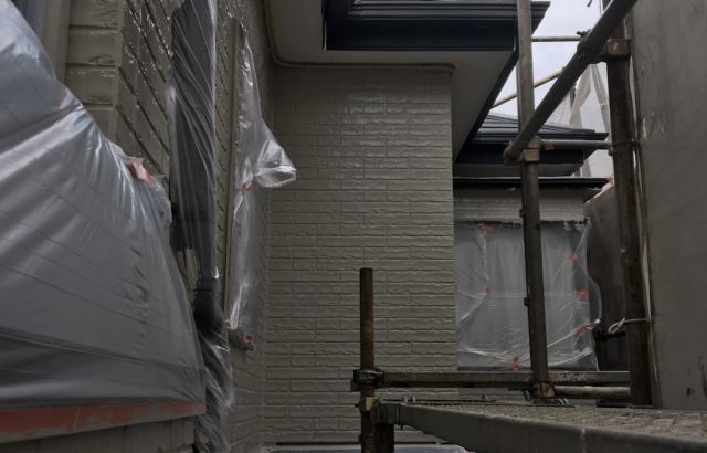 千葉県四街道市にて外壁塗装工事の仕上げ作業を行いました！