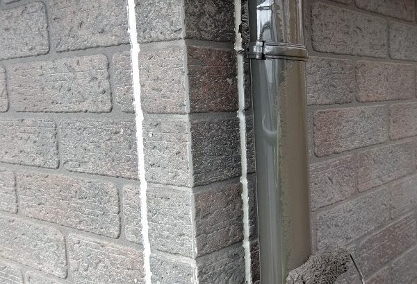 千葉県千葉市若葉区　A様邸　外壁塗装・屋根塗装・付帯部塗装　雨樋塗装の工程 (2)