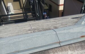 千葉県八千代市　屋根塗装・外壁塗装　棟板金の釘は年月が経つにつれて抜けてきます! (3)