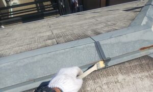千葉県八千代市　屋根塗装・外壁塗装　棟板金の釘は年月が経つにつれて抜けてきます! (1)