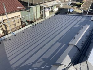 千葉県習志野市　屋根カバー工法(重ね葺き工事)　ガルバリウム鋼板 (2)