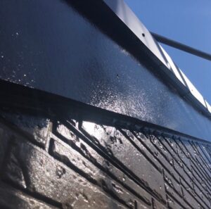 千葉県千葉市若葉区　S様邸　屋根重ね葺き工事・外壁塗装・防水工事　破風板塗装 (3)