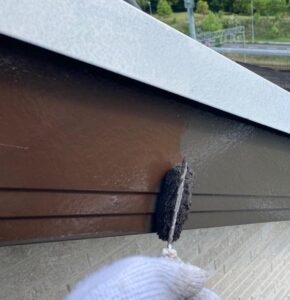 千葉県習志野市　T様邸　屋根塗装・外壁塗装　破風板塗装の様子をご紹介します! (2)