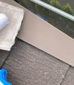 千葉県習志野市　T様邸　屋根塗装・外壁塗装　棟板金の釘の打ち直し、ケレン、下塗り (3)