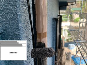 千葉県習志野市　M様邸　外壁塗装　竪樋、中塗り（2）