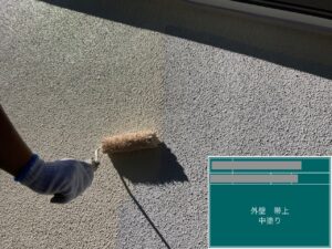 千葉県千葉市稲毛区　K様邸　外壁塗装、帯上の下塗り・中塗り（3）