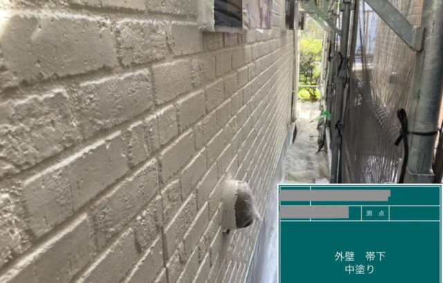 千葉県千葉市稲毛区　K様邸　外壁塗装、帯下の中塗りを行いました
