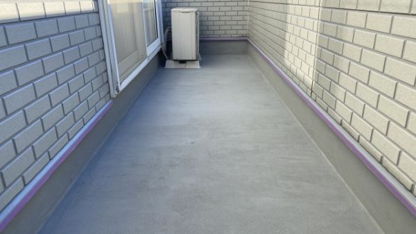 防水工事のトップコートとは？役割や劣化症状について解説