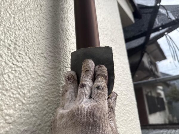 千葉県千葉市若葉区 N様邸 外壁塗装工事 雨樋塗装 竪樋の役割ってなに?
