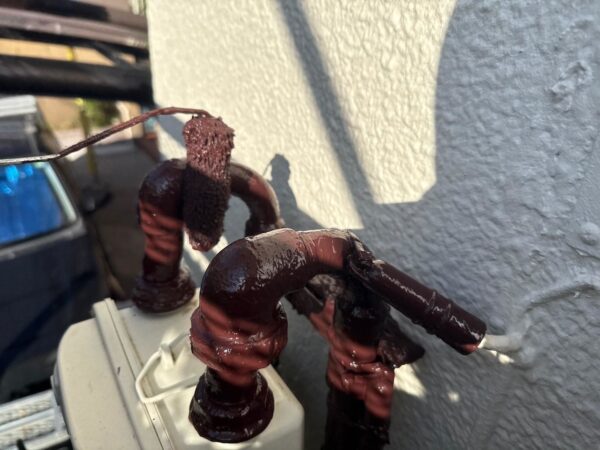 千葉県千葉市若葉区　N様邸　付帯部塗装　ガスメーター　ケレン～塗装までの流れ