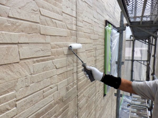 シーリングの上に塗装をしても問題ない?先打ち工法と後打ち工法のメリット・デメリットとは?