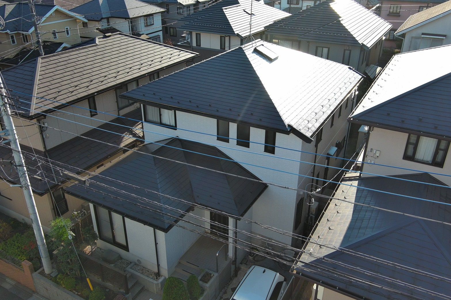 四街道市ベランダの外壁が痛んでいるので見てほしいとのご依頼です。