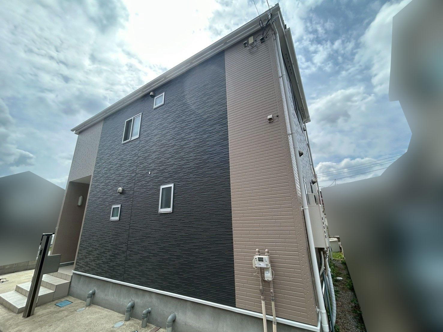 佐倉市|築12年|高耐久塗料で外壁塗装|白から濃色へイメージチェンジ
