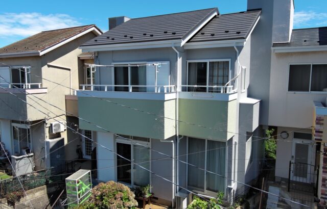佐倉市|築32年|テラスハウスの外壁塗装と屋根カバー工事!近隣への配慮と足場計画を重視したリフォーム